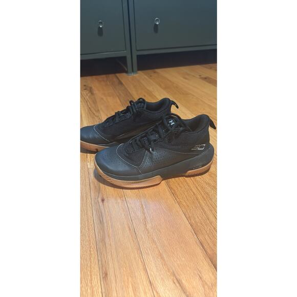 Under armour Kids Shoes | USA Youth 3.5 - Picture 3 of 7